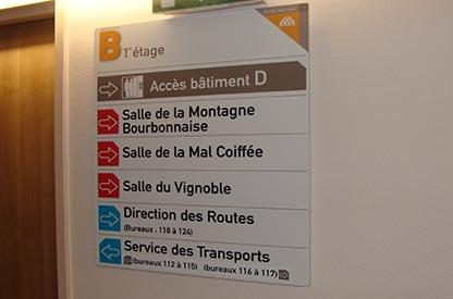 Nos Brochures - Signalétique directionnelle 2