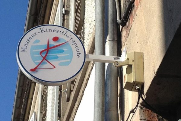 Enseigne drapeau kiné